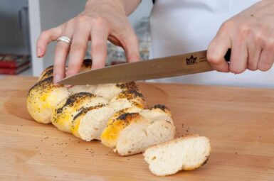 Jewish cooking class with challah