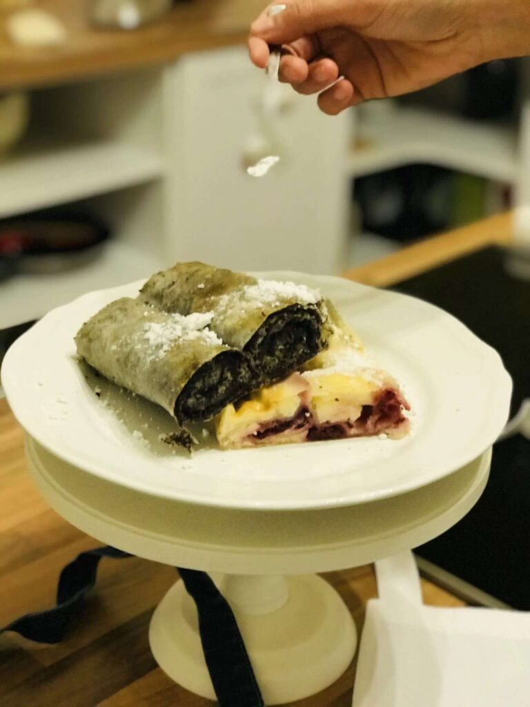 Stretched Strudel with cottage cheese and poppy seed fillings