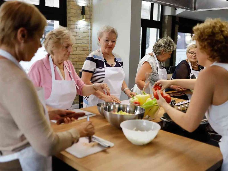 Great cooking class with tourist group in the amazing venue